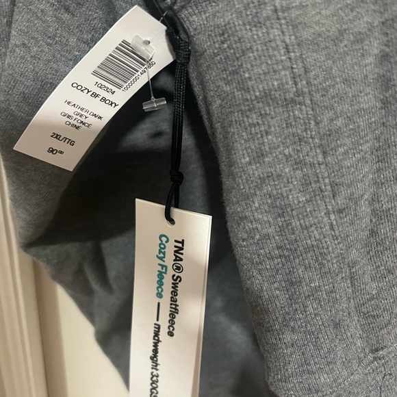 Aritzia boyfriends box zip up - Picture 2 of 3